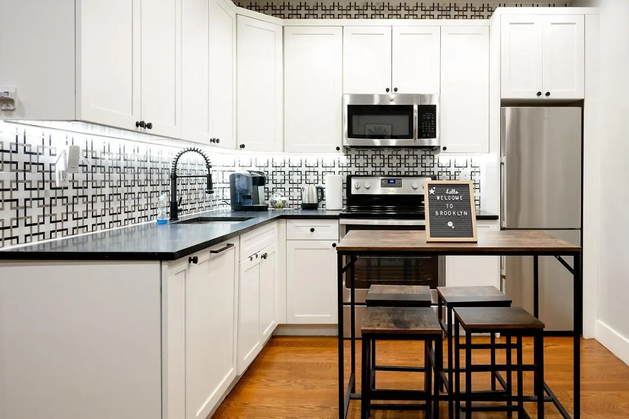 Apartment Brooklyn Retreat-Ideal Getaway/Movie Or Game Night New York